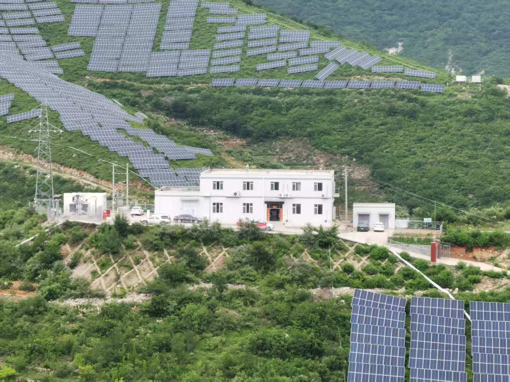 图为河北分公司陈杖子光伏电站